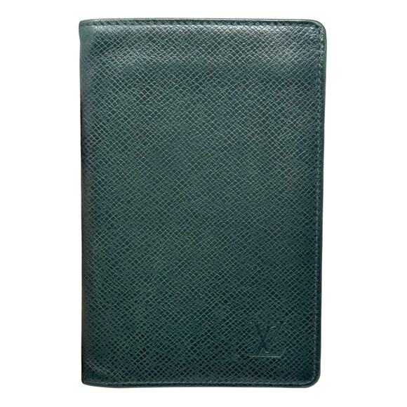 Louis Vuitton Passport Case - Picture 1 of 16